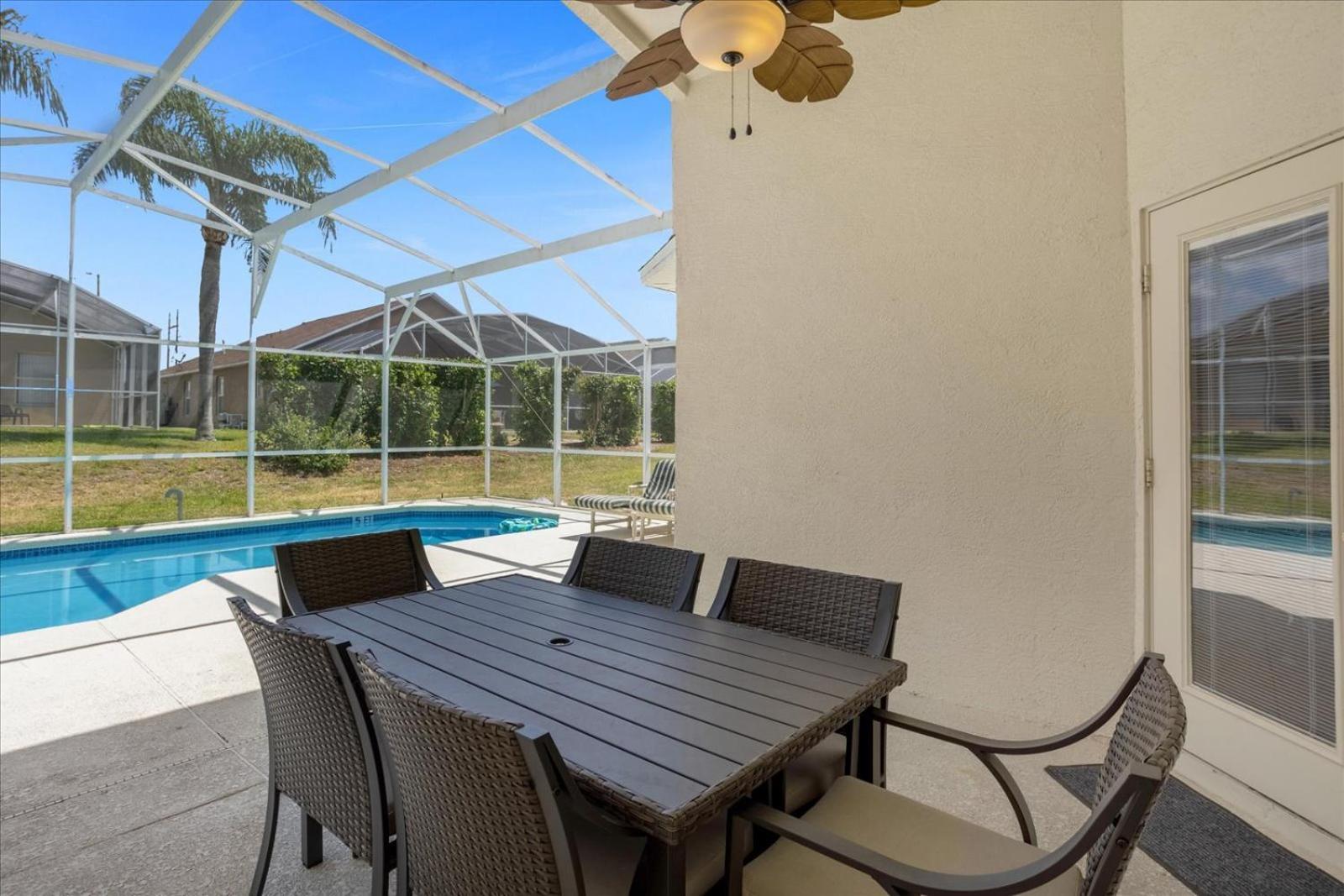 Amazing 4 Bedrooms 3 Bath With Private Pool, Near And Universal! Davenport