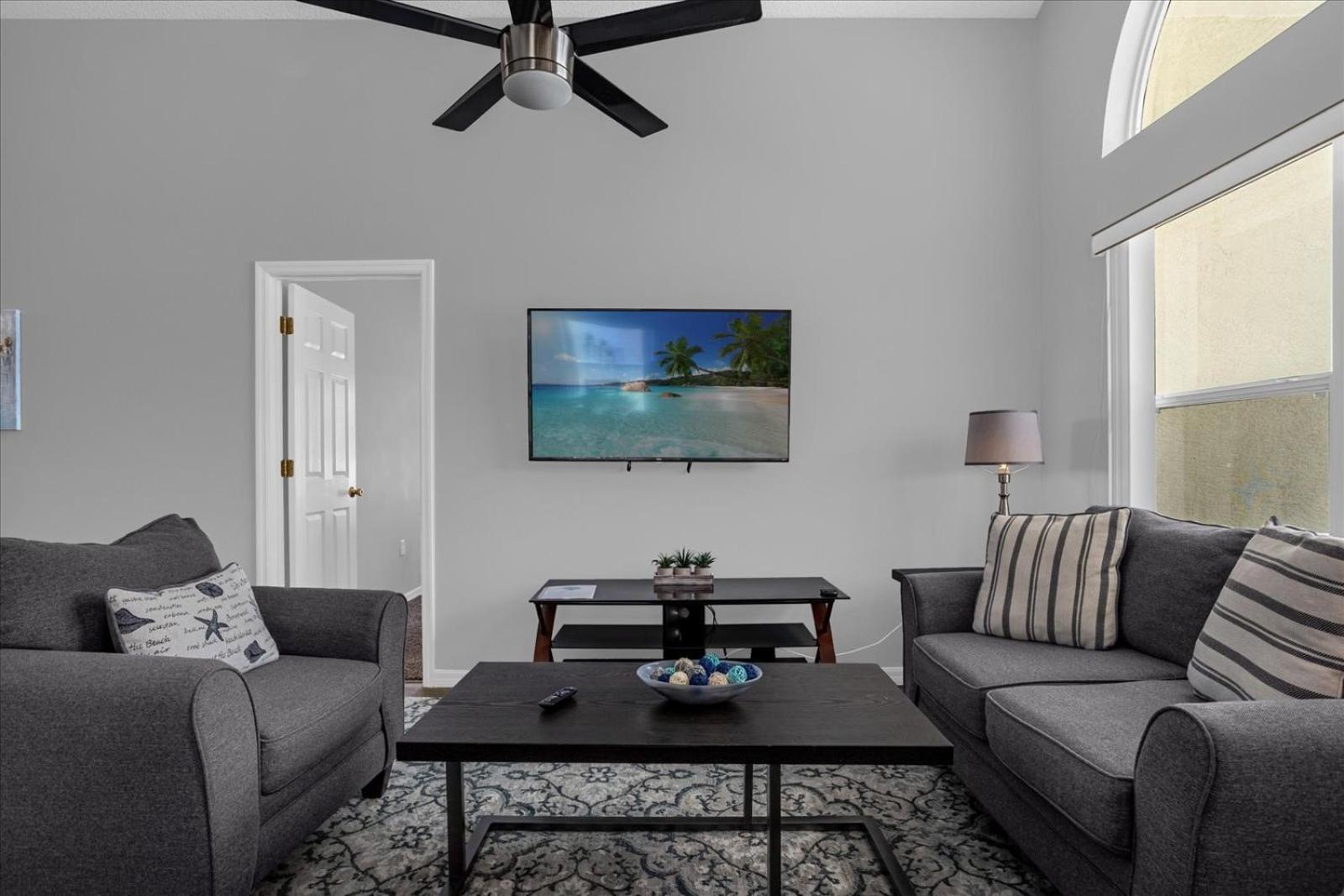 Amazing 4 Bedrooms 3 Bath With Private Pool, Near And Universal! Davenport