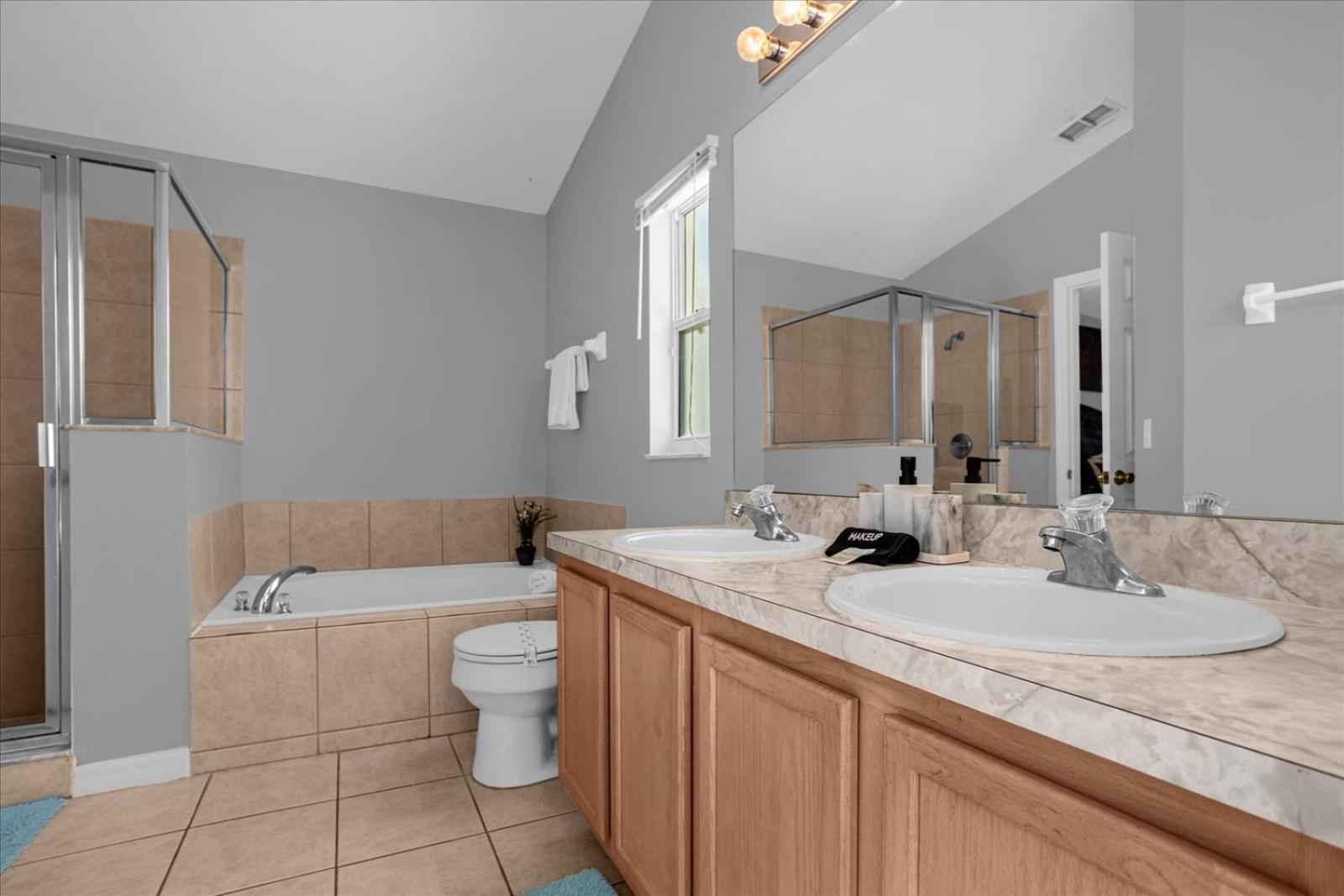 Villa Amazing 4 Bedrooms 3 Bath With Private Pool, Near And Universal! *