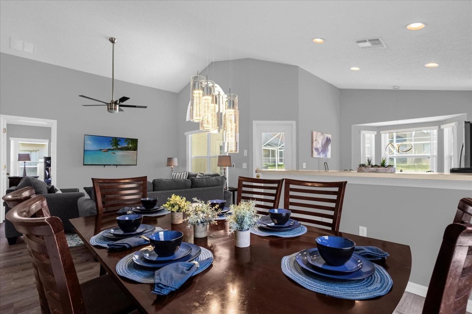 Amazing 4 Bedrooms 3 Bath With Private Pool, Near And Universal! Villa Davenport