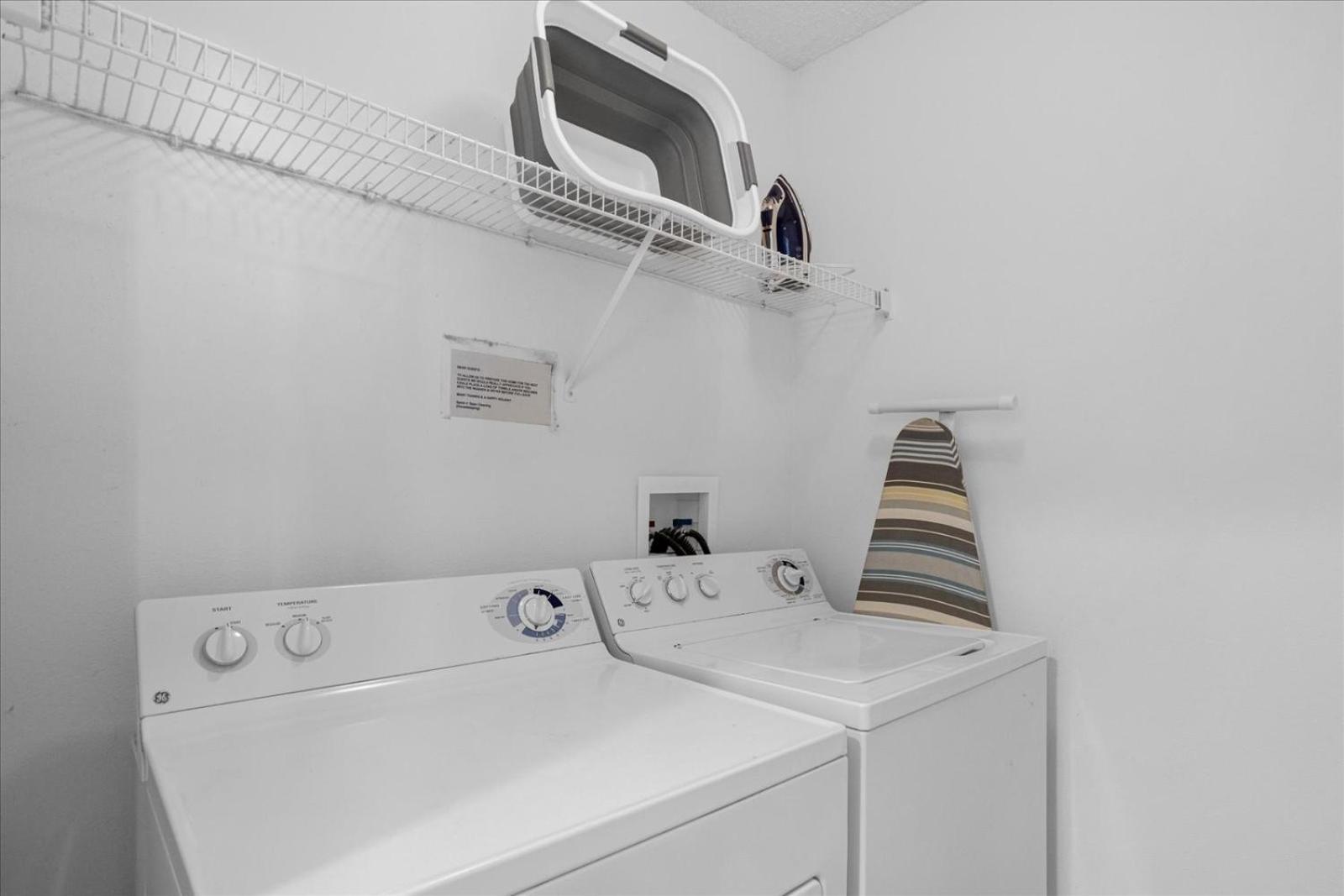 Amazing 4 Bedrooms 3 Bath With Private Pool, Near And Universal! * Davenport